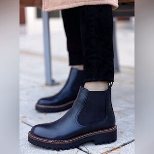 Caslon Black Leather Chelsea miller Boots‎ size 9M casual chunky everyday winter
